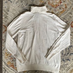 Men’s White Turtle Neck Sweater M